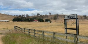 Lewisham Tasmania Farm, Numnuts users Rae & LindsayYoung